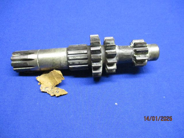   Antriebswelle Getriebe R51/2   10   Z  ähne (NOS) in Verbindung mit 1030241 Stirnrad 1 Gang Durchmesser 95mm   
  (Antriebswelle paßt auch bei R51/3 - 68 Verzahnungsbild auf Welle nicht relevant)   
   
   
