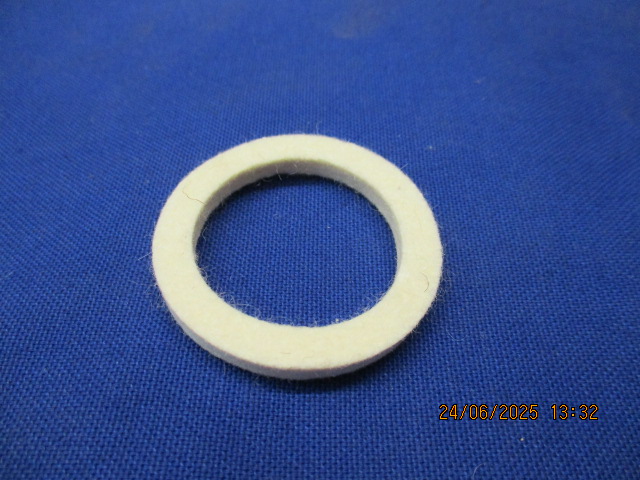 Filzring auf Flansch Abtriebswelle R51/2