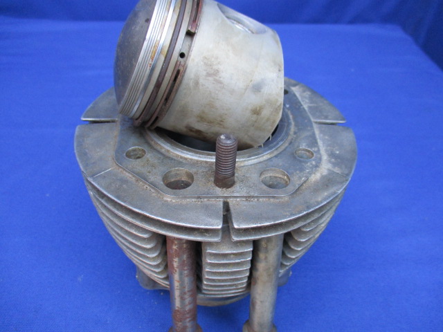 Zylinder geschliffen auf R60/5,60/6 mit Kolben 74.50 gebraucht