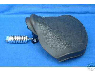 Fahrersattel R25/2,25/3,26,27,51/2,51/3,67,67/2,67/3,68 Denfeld komplett mit allen Anbauteilen