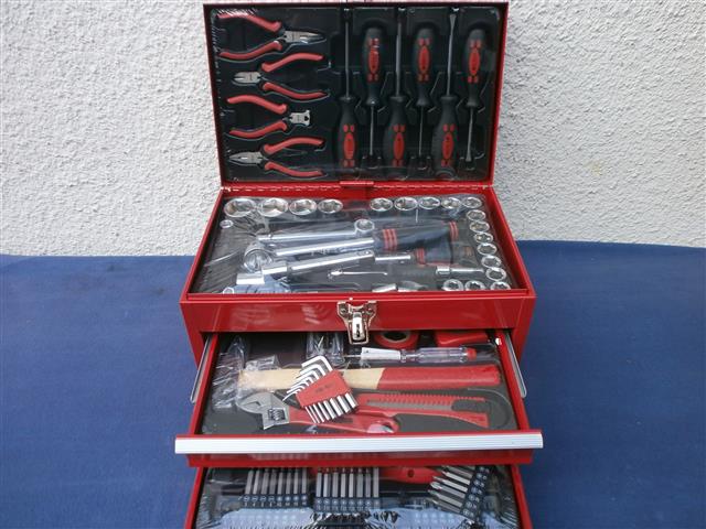 Mannesmann Bestückte Werkzeugbox 155teilig 
aus stabliem Werkezugblech mit 2 Schubläden Akkuschraube 6Volt