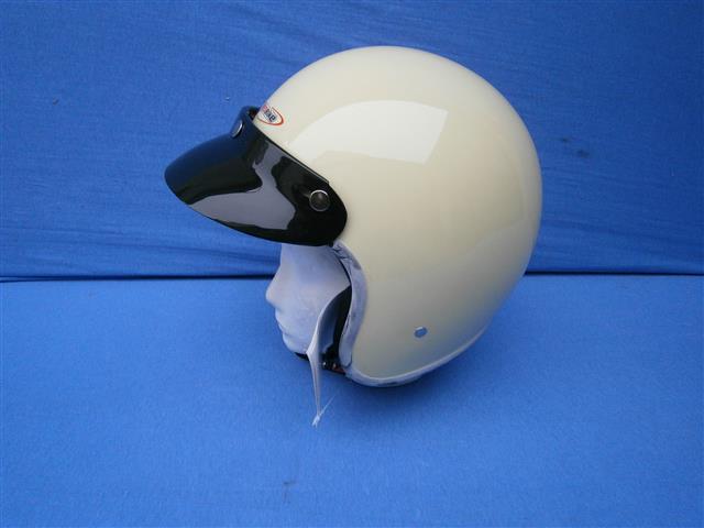 Helm Jethelm elfenbein mit ECE Größe XXL
- mit 3 Knopf Visier
- ECE
nicht mehr lieferbar